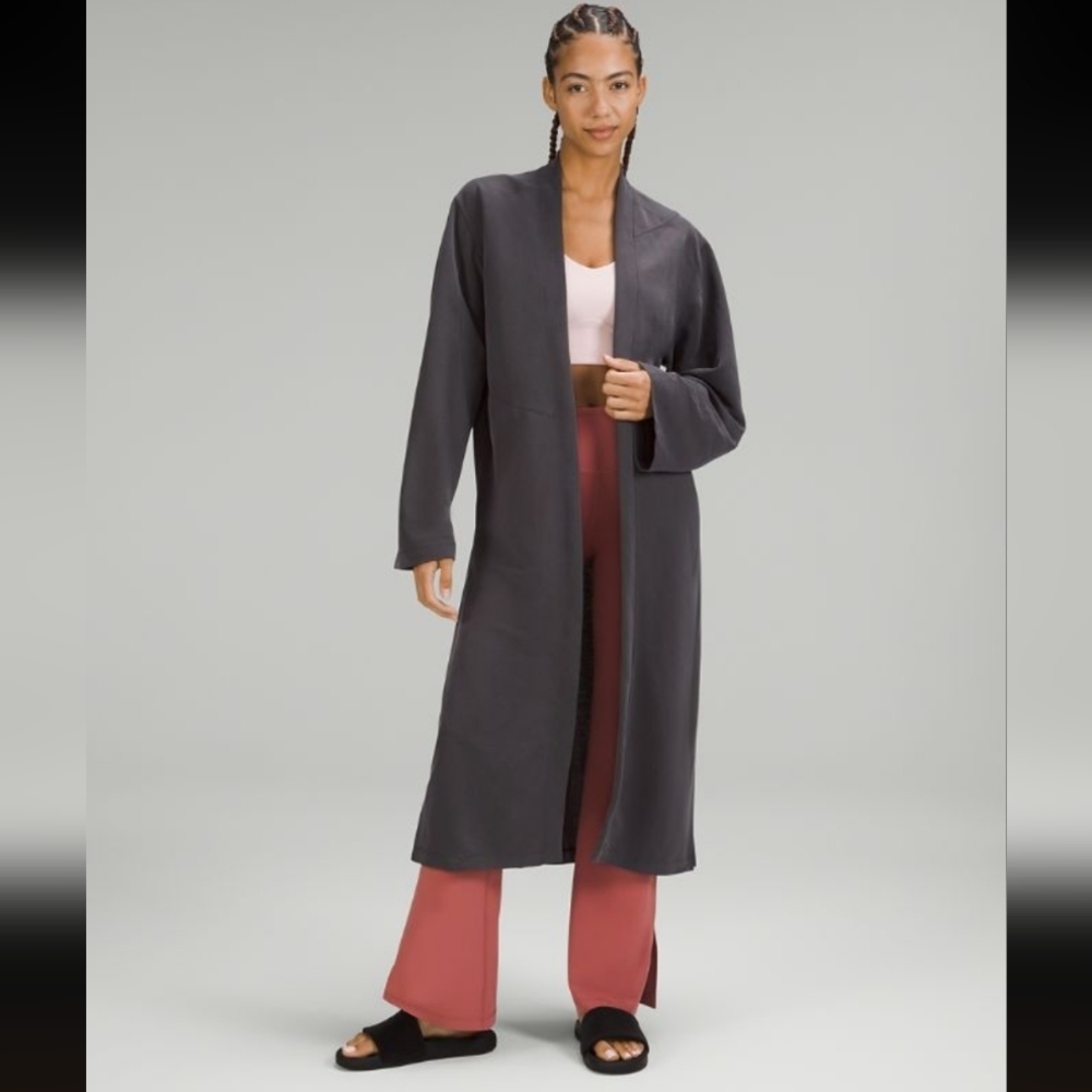 Lululemon Lightweight High-Low Wrap Black Granite